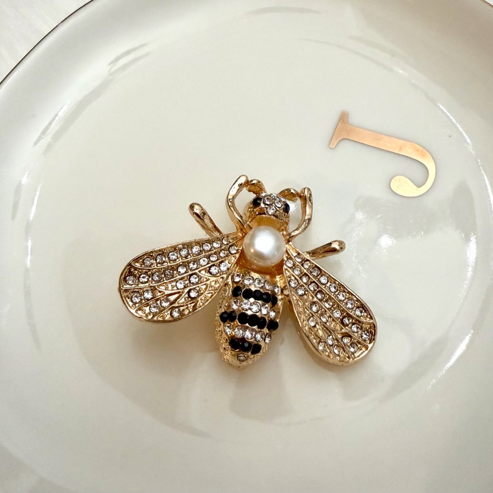 Elegant Gold Bee Brooch with Pearl Accent